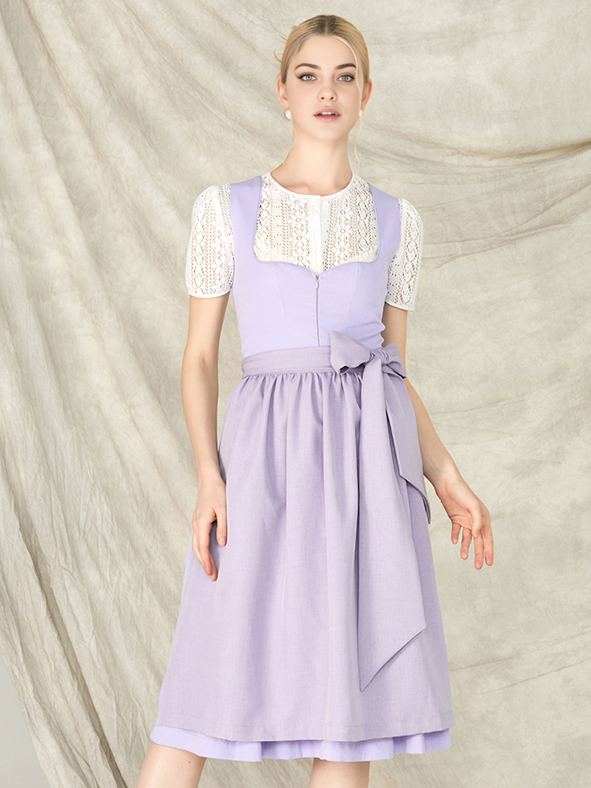 Dirndl in Lila – feminin & modern