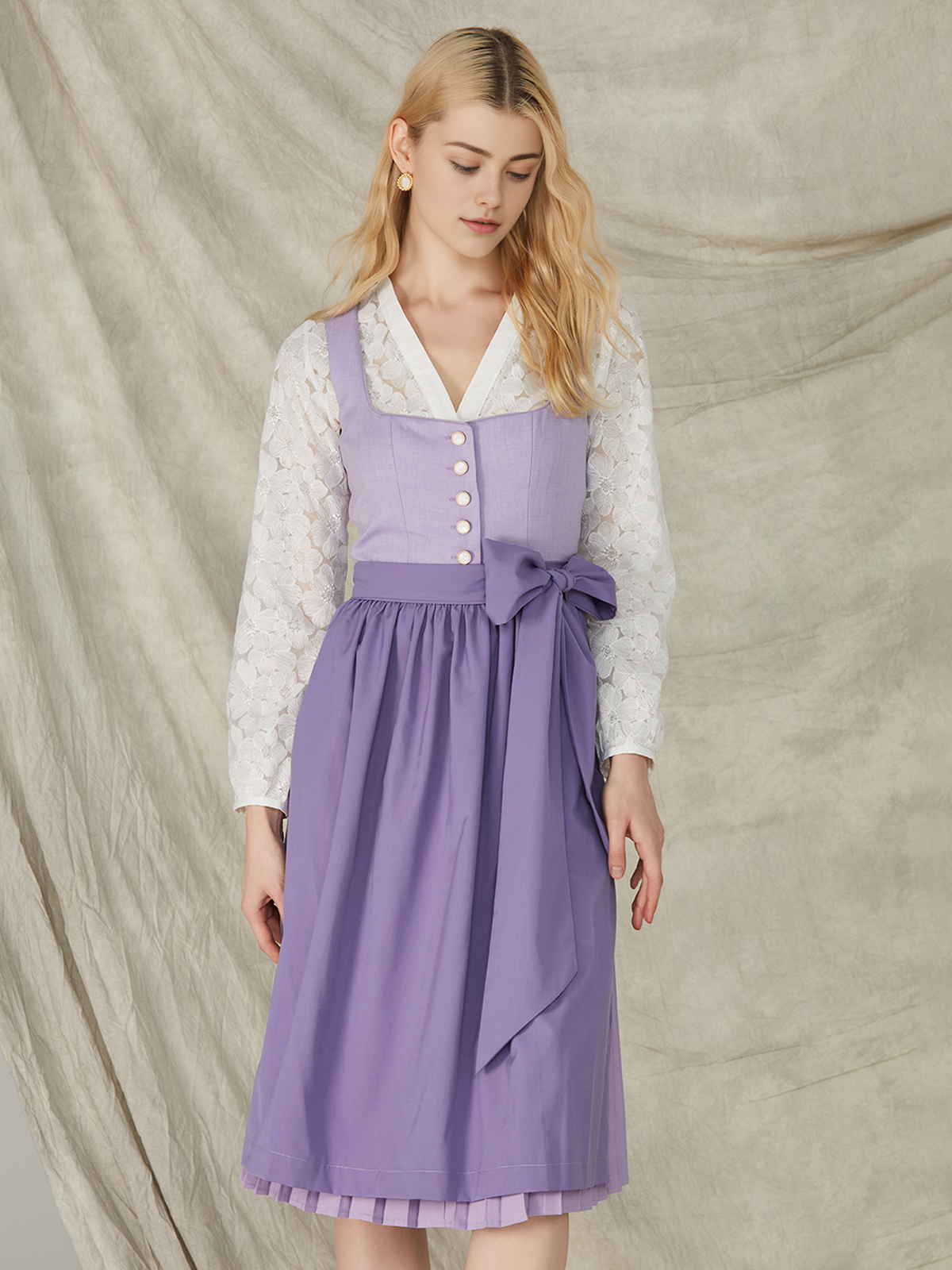 Dirndl Schwarz Lila – Eleganz mit modernem Twist