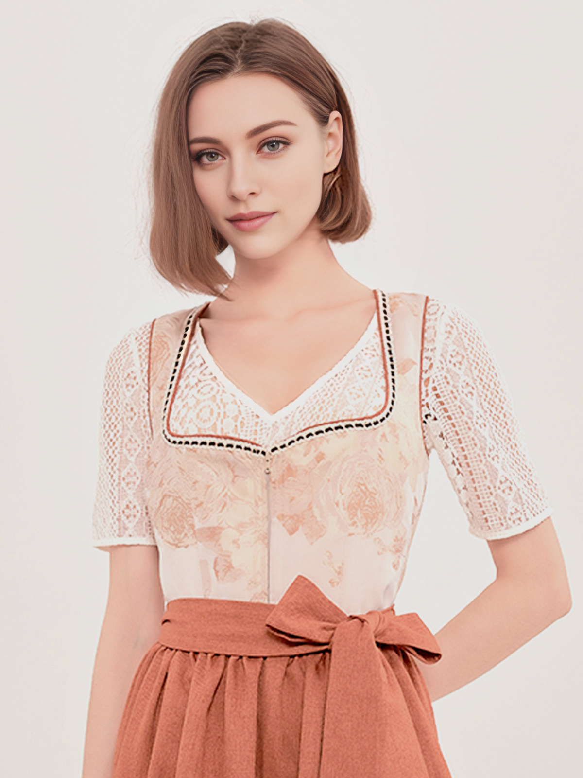 Dirndl in Flieder