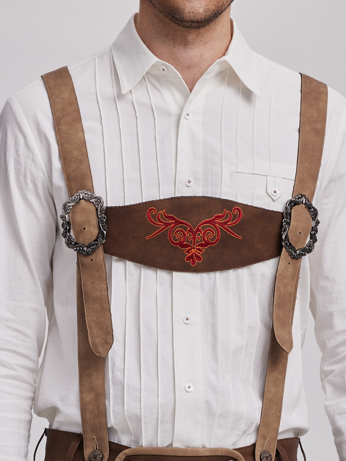 Dirndl in Braun mit Stickereien