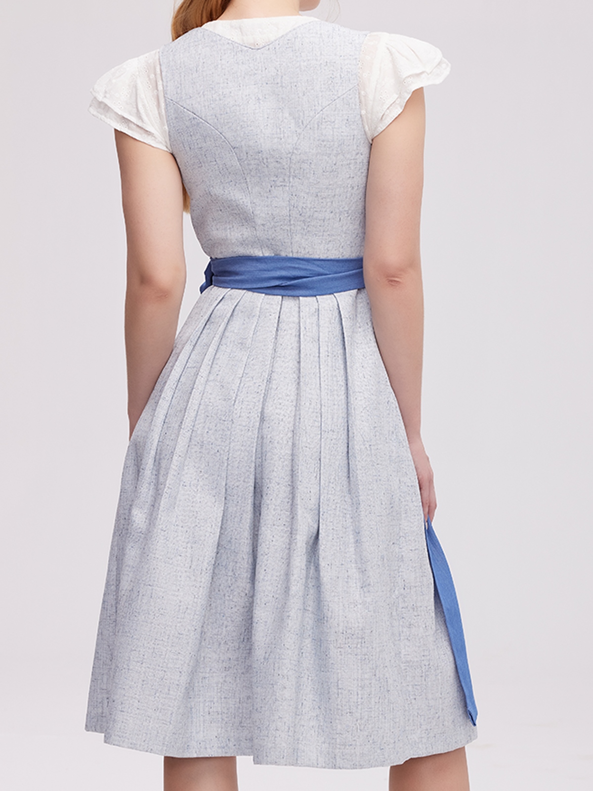 Ehreer Dirndl in Blau – Eleganz trifft Tradition