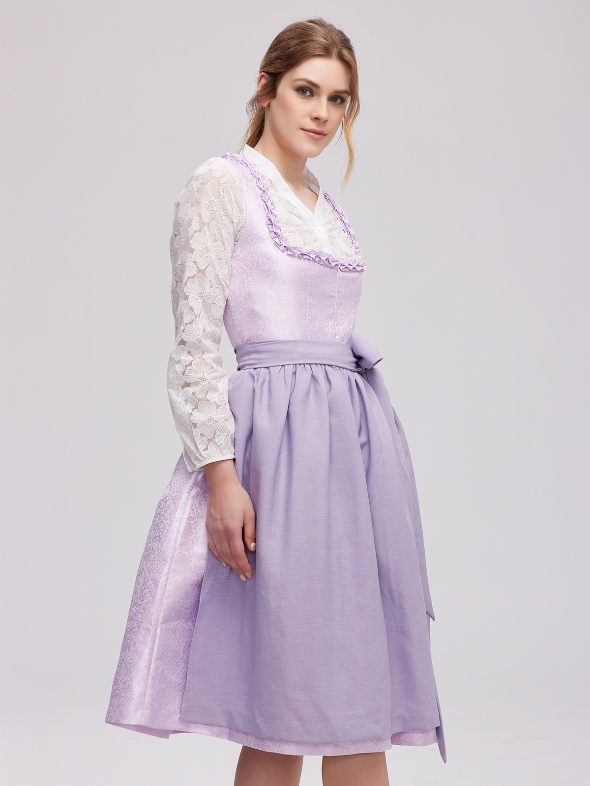 Elegantes lila Dirndl von Ehreer