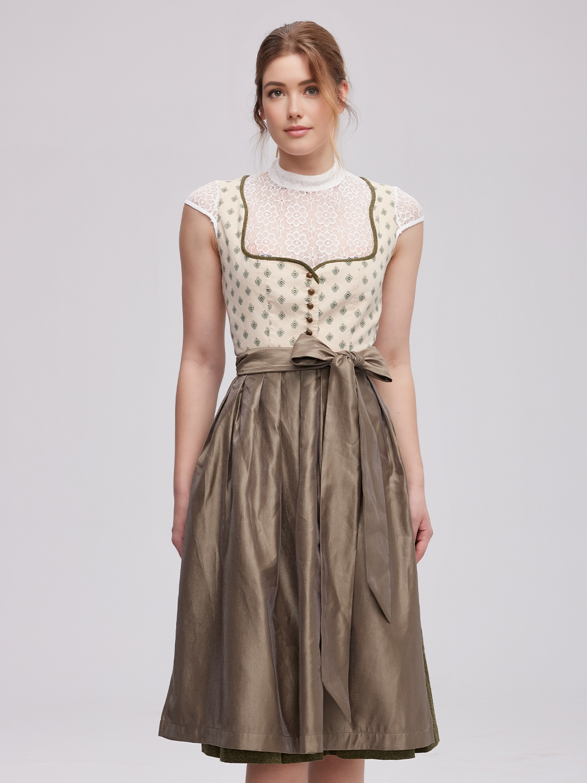 Modernes Dirndl in Gelb