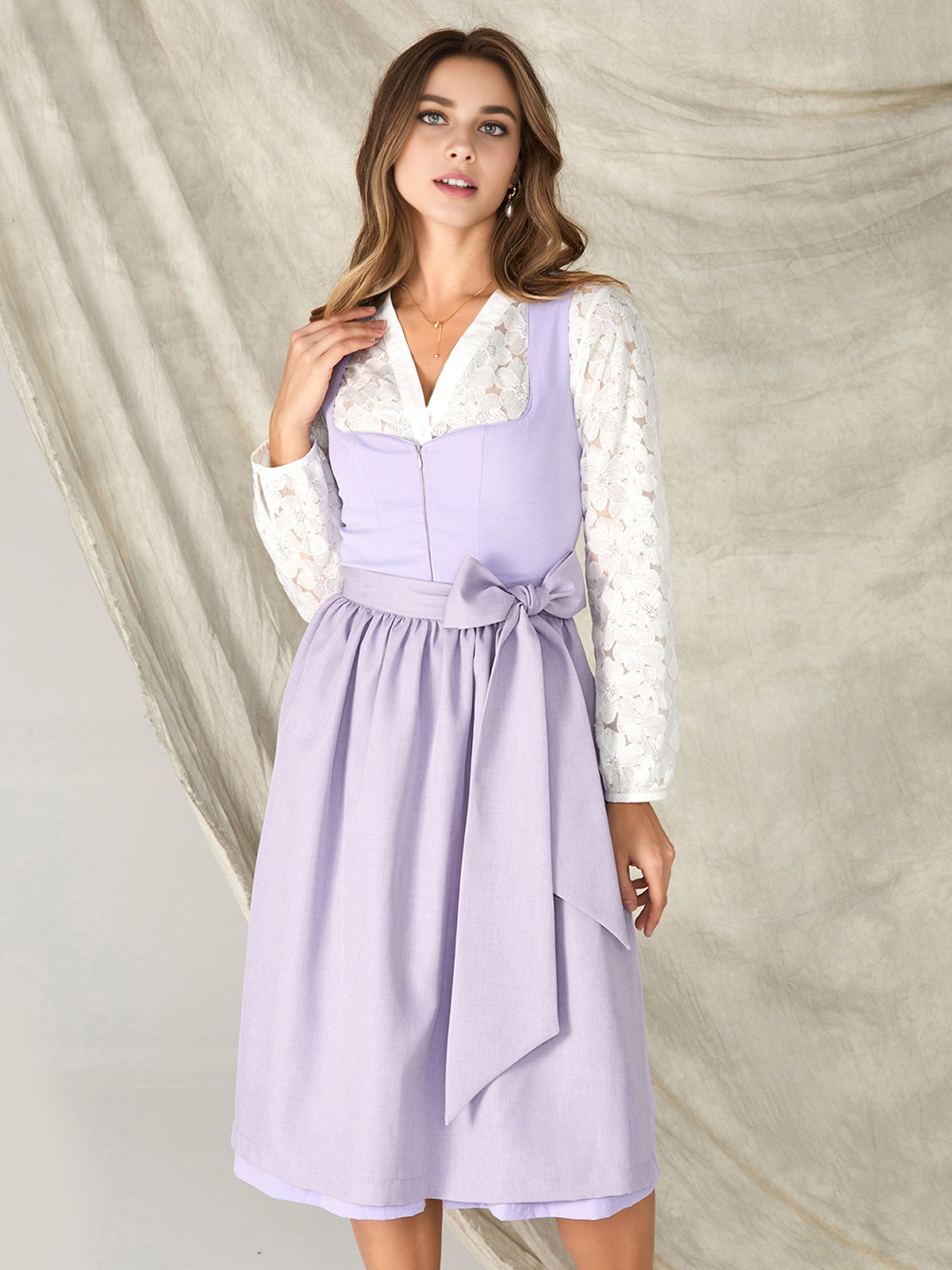 Grau Rosa Dirndl in eleganter Ausführung