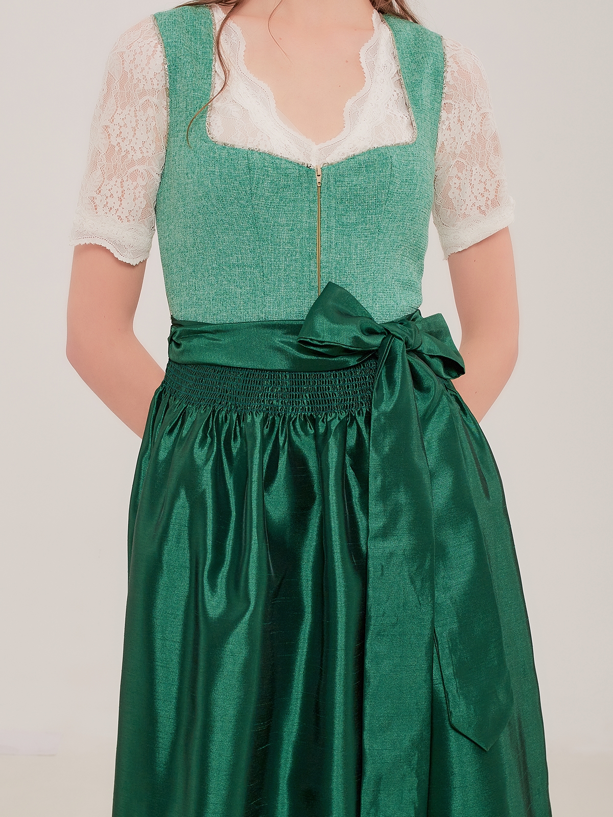 Ehreer Dirndl in Blau