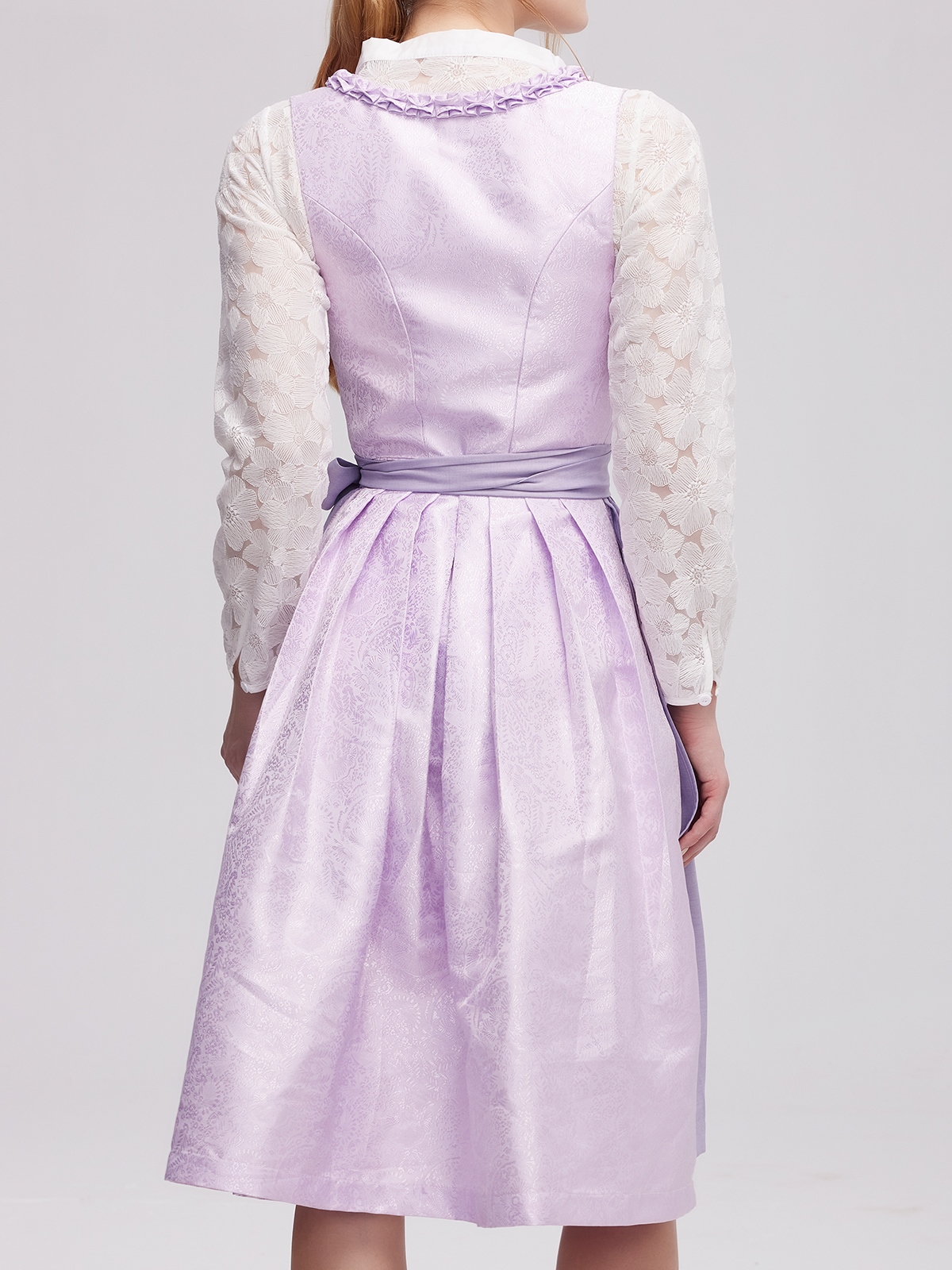 Dirndl in Lila – elegantes Design für festliche Anlässe