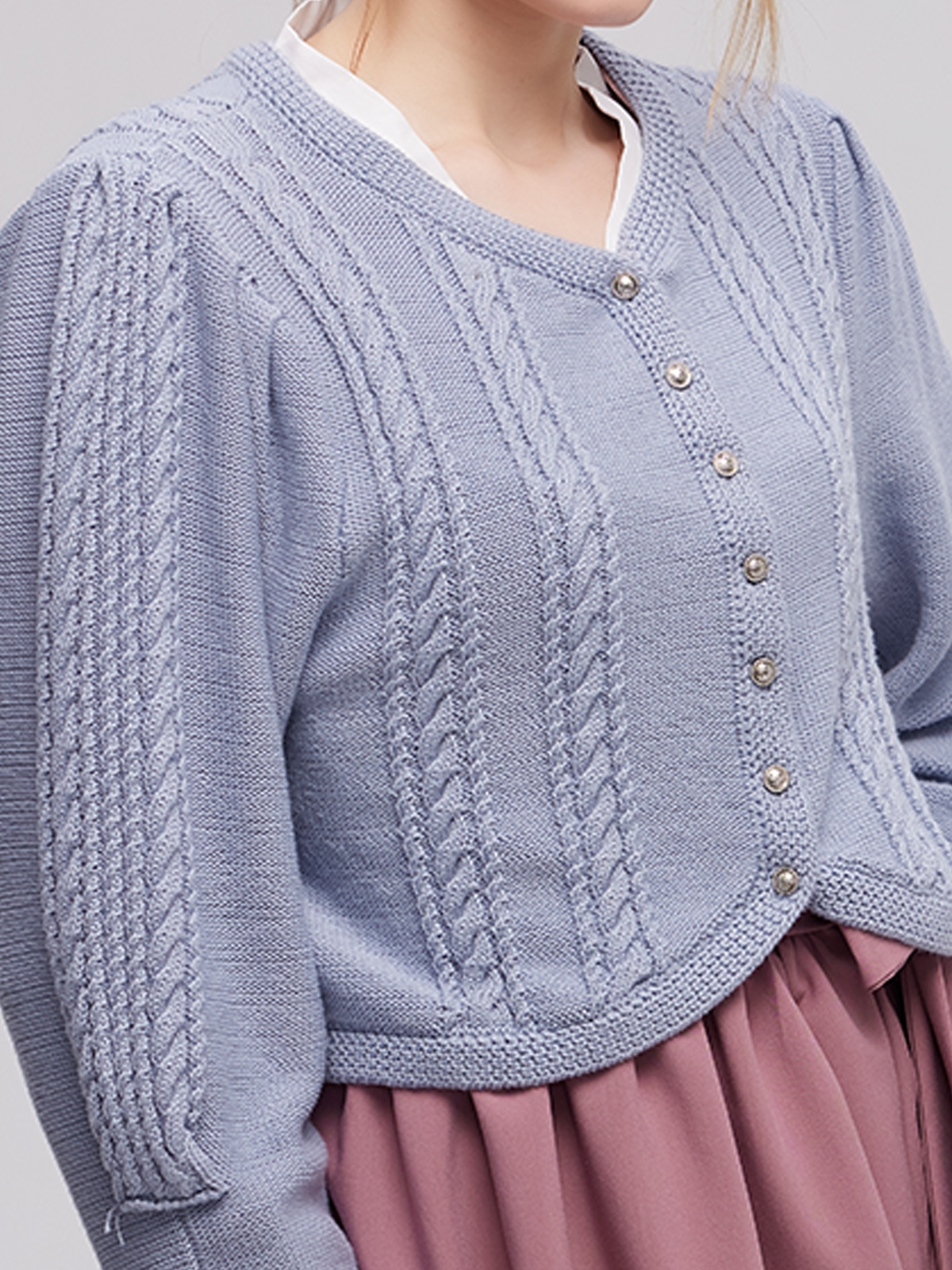 Gelbes Dirndl mit blauer Schürze