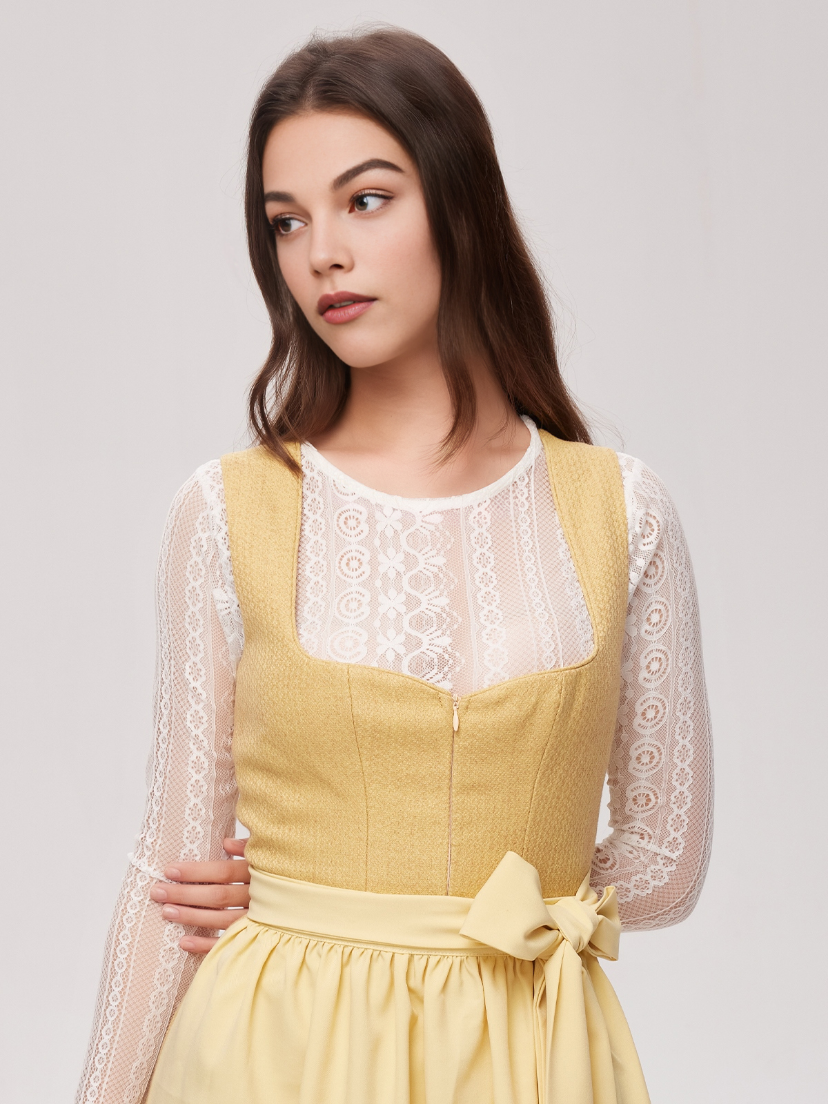 Dirndl in Gelb
