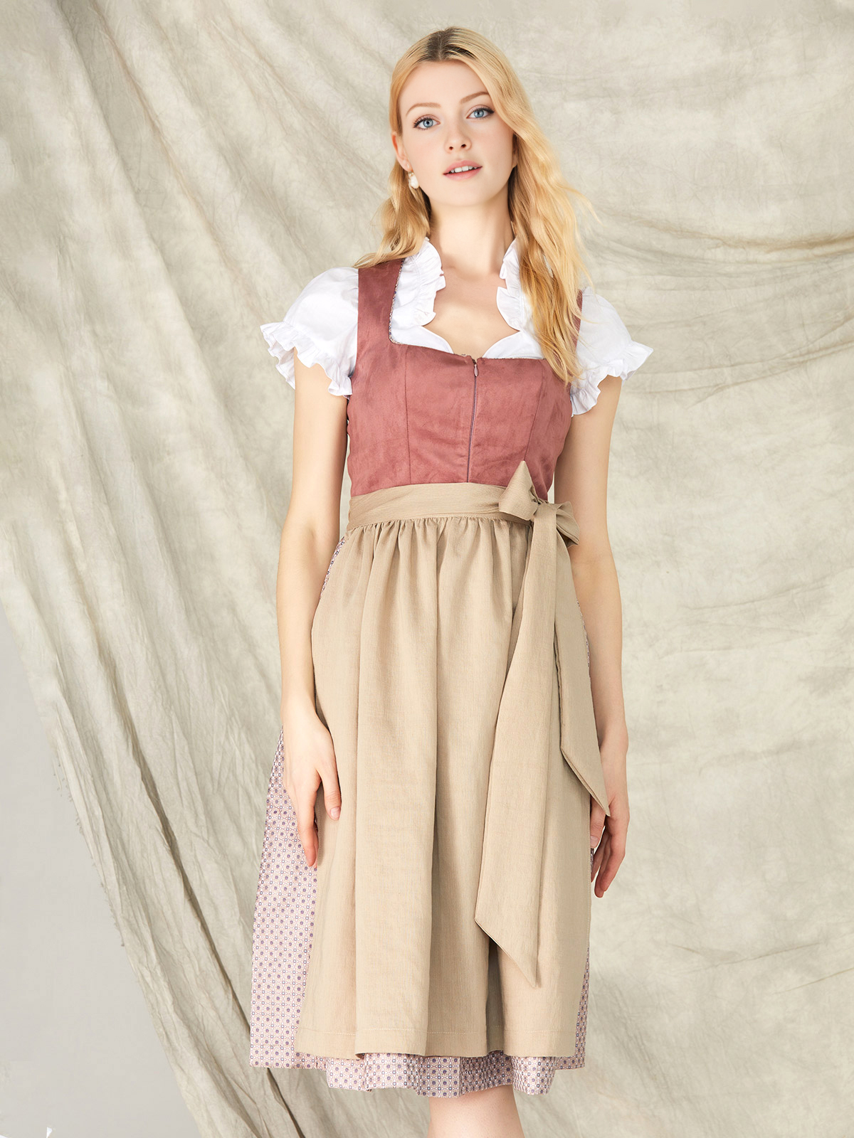 Dirndlbluse mit Kragen in Rosa
