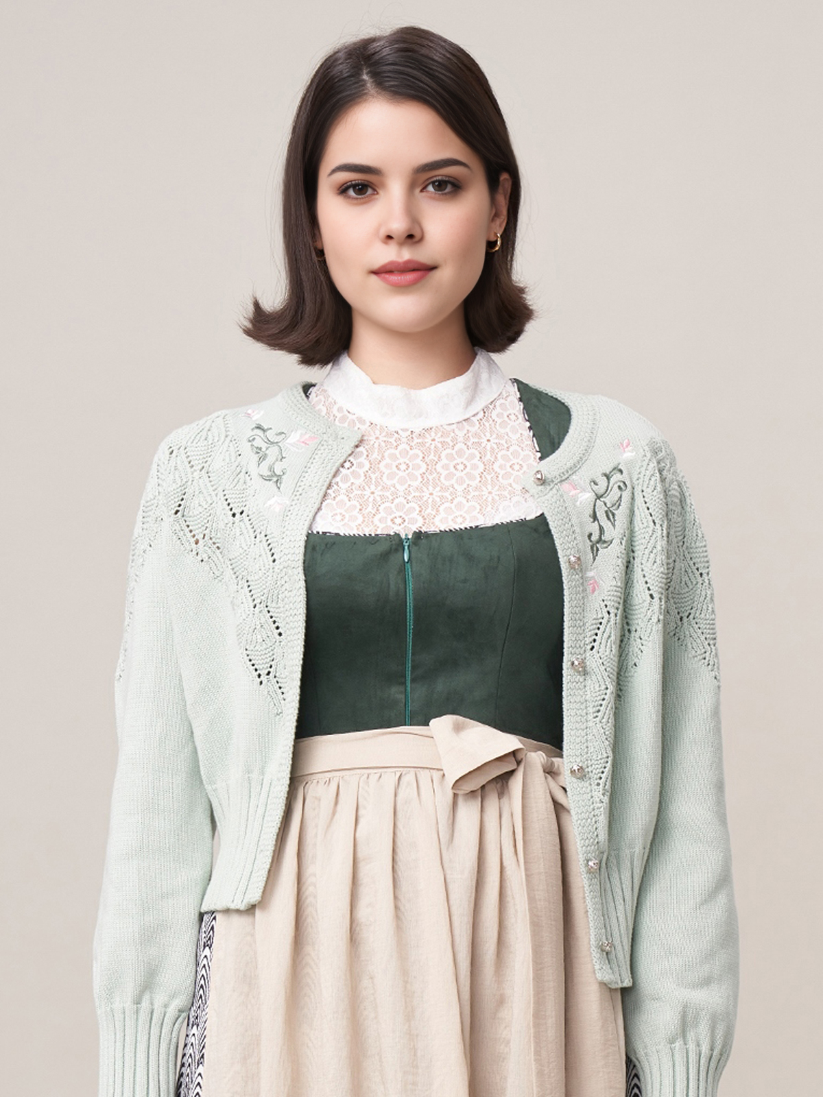 Modernes Dirndl in beige-schwarzer Kombination