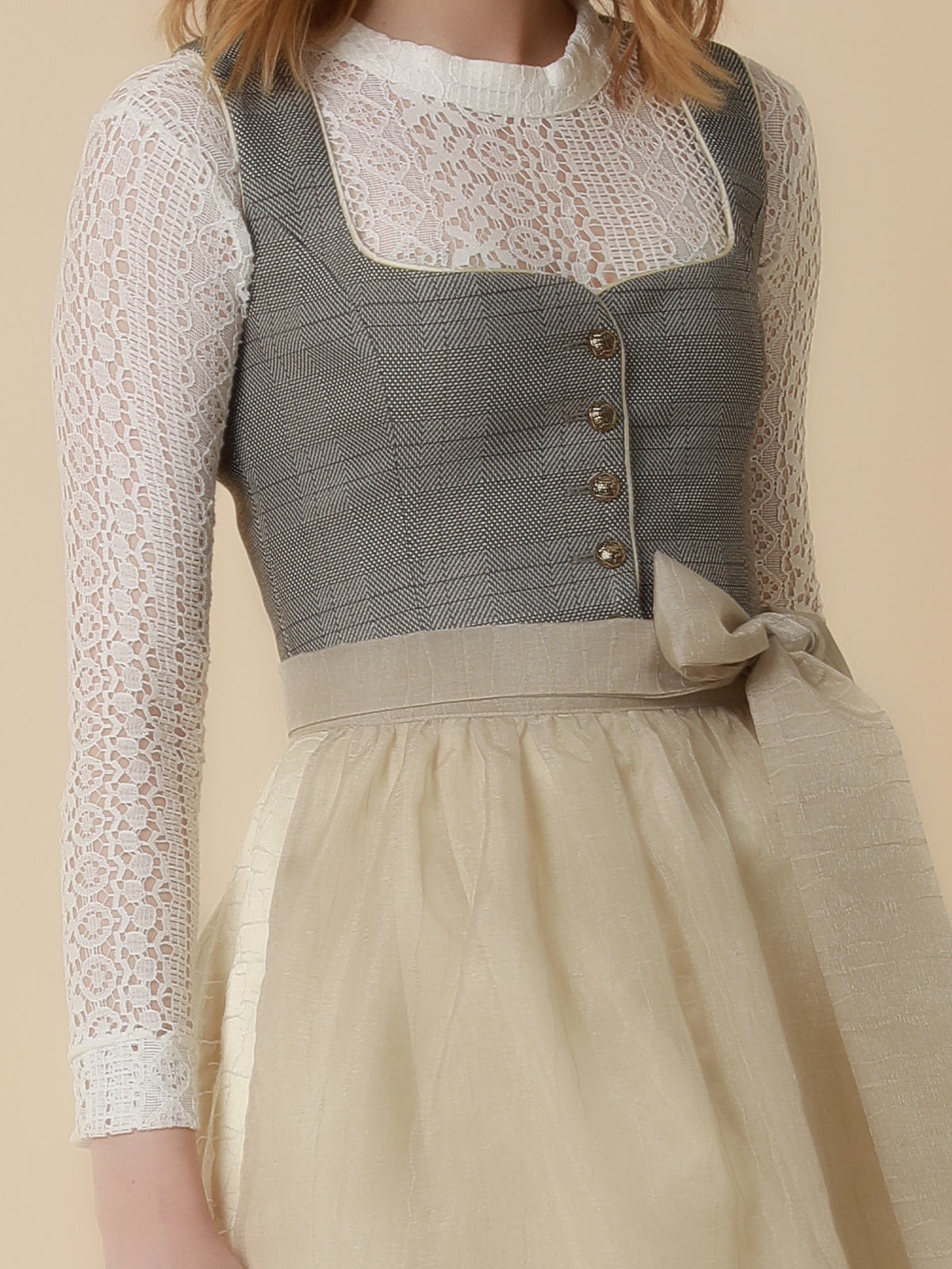 Elegantes Ja Mei Dirndl in Grau