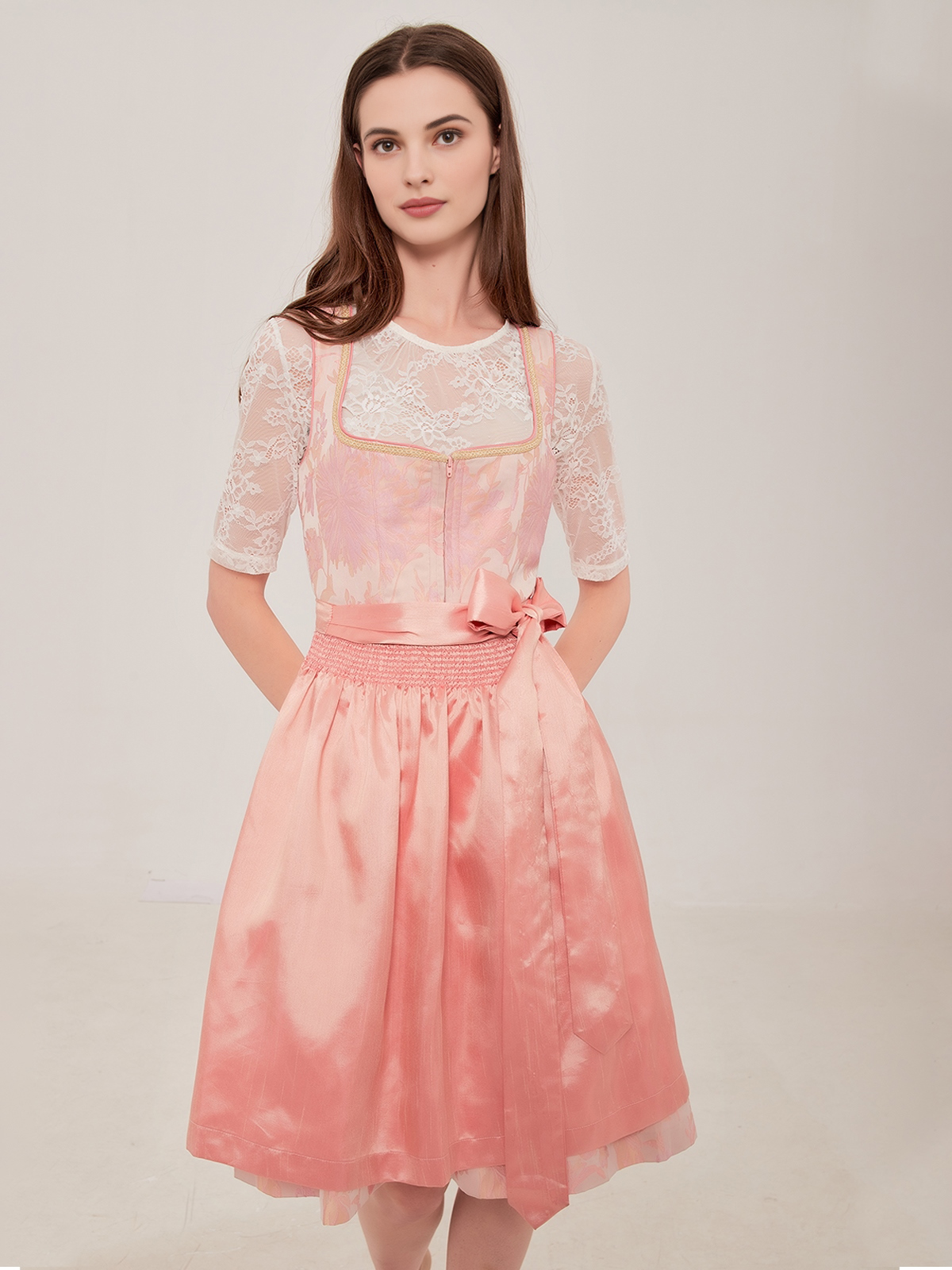 Hochwertiges Dirndl von Shop Ja Mei in Rosa
