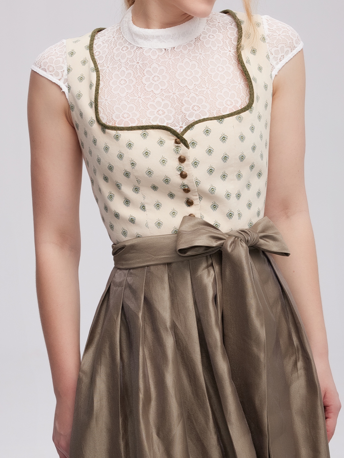Braunes Dirndl in eleganter Ausführung