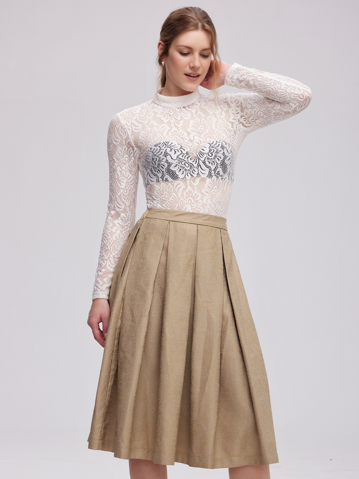 Modernes Dirndl mit schlanker Silhouette