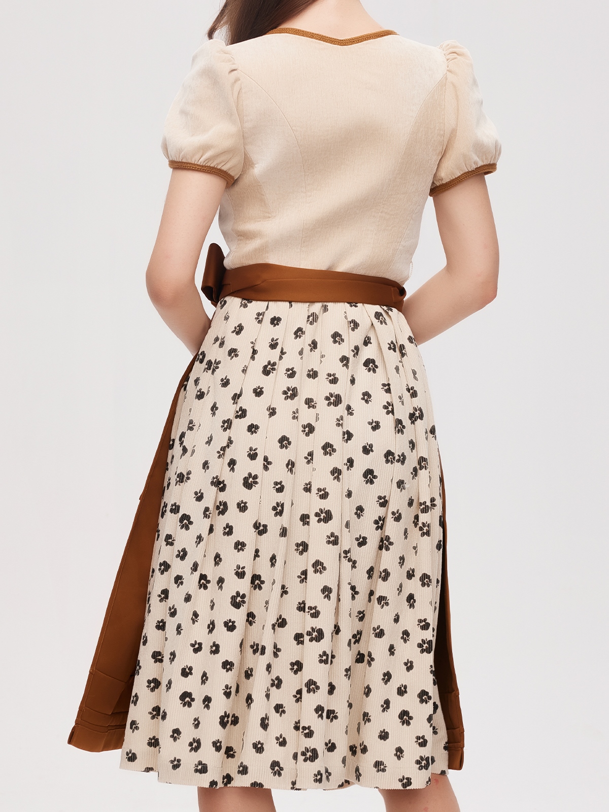 Traditionelles Dirndl aus Shop Ja Mei
