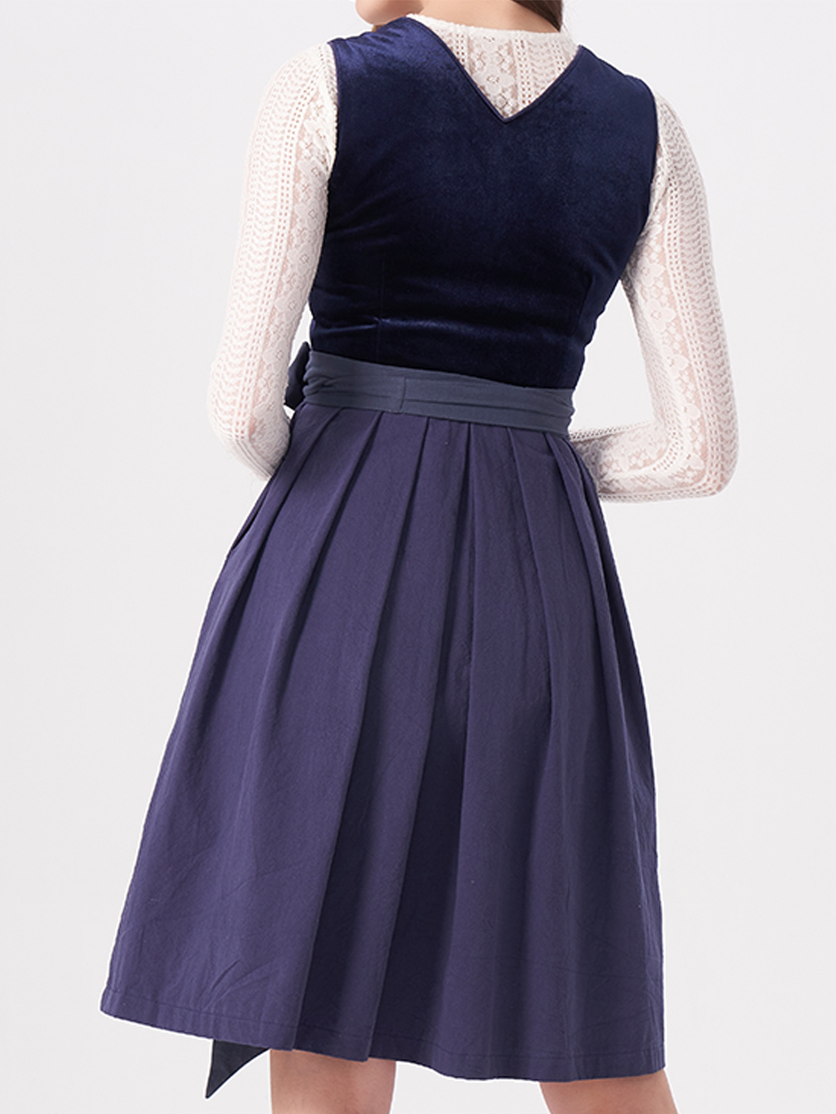 Dirndl Grün Beige – Eleganz trifft Tradition
