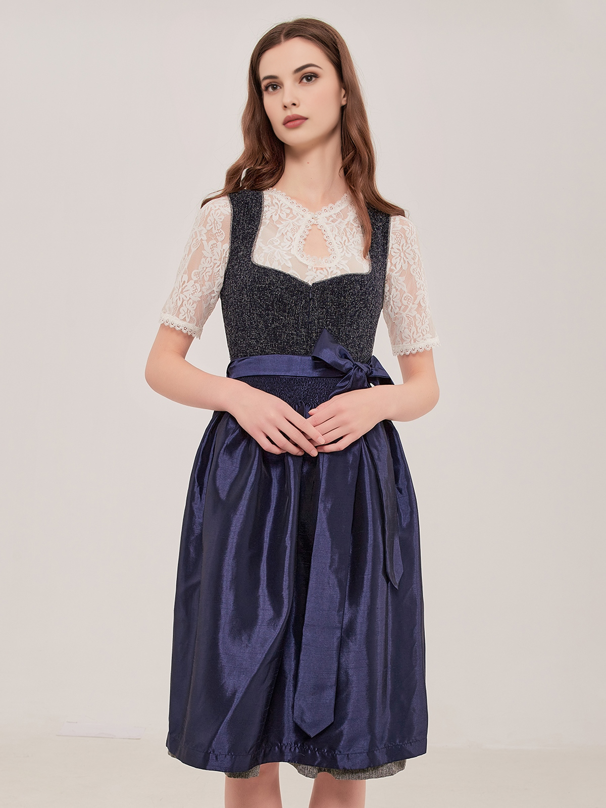 Dirndlbluse Lang in Blau