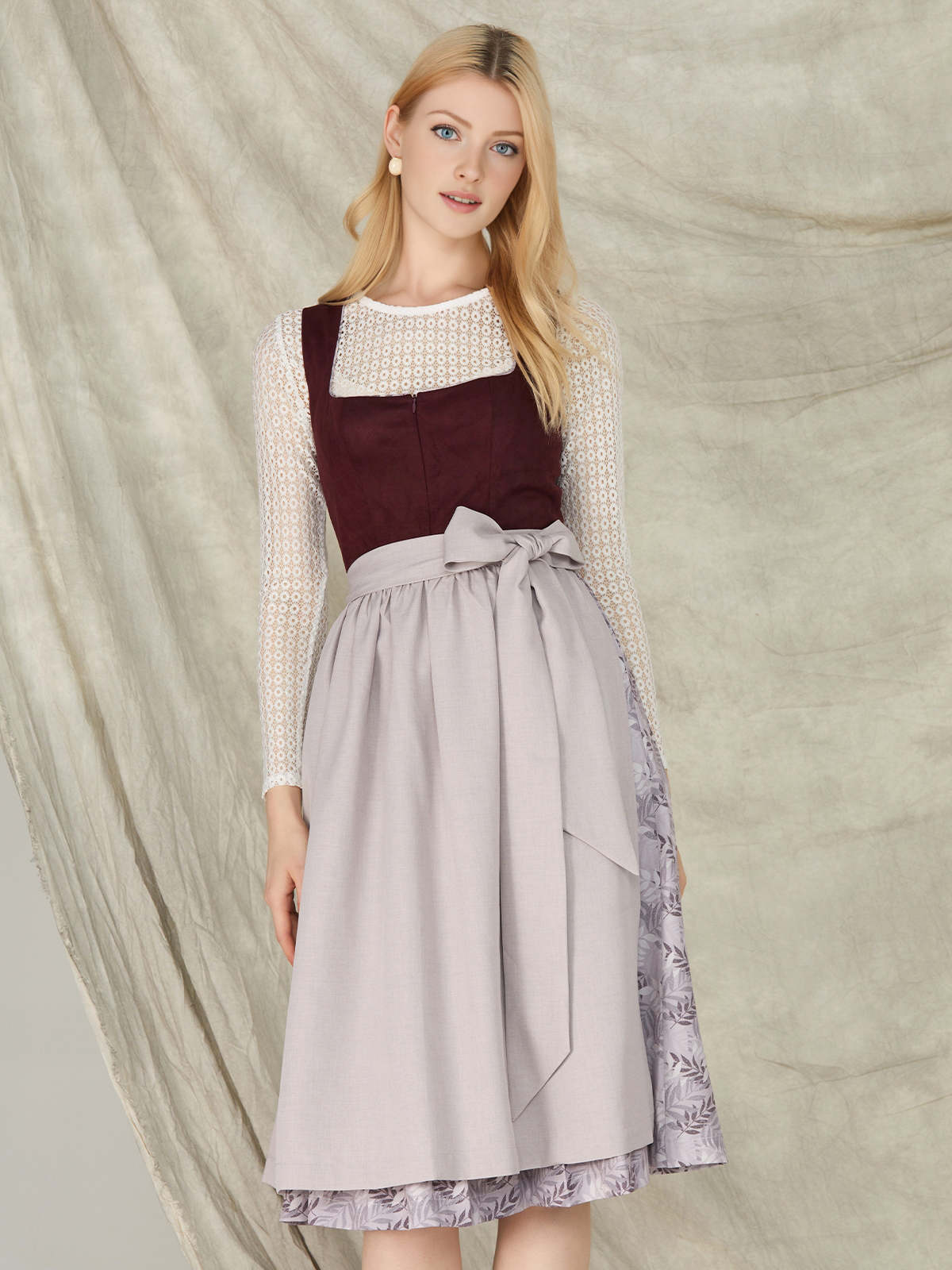 Dirndl in Lila – zeitlos elegant