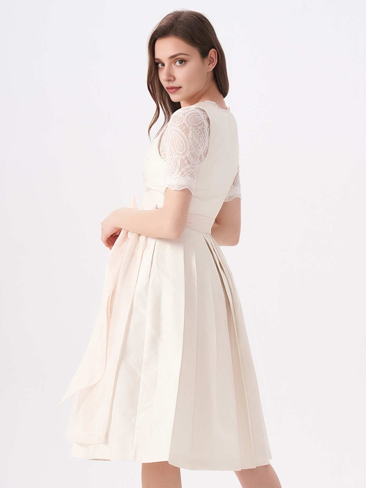 Rosa Dirndl mit modernem Schnitt