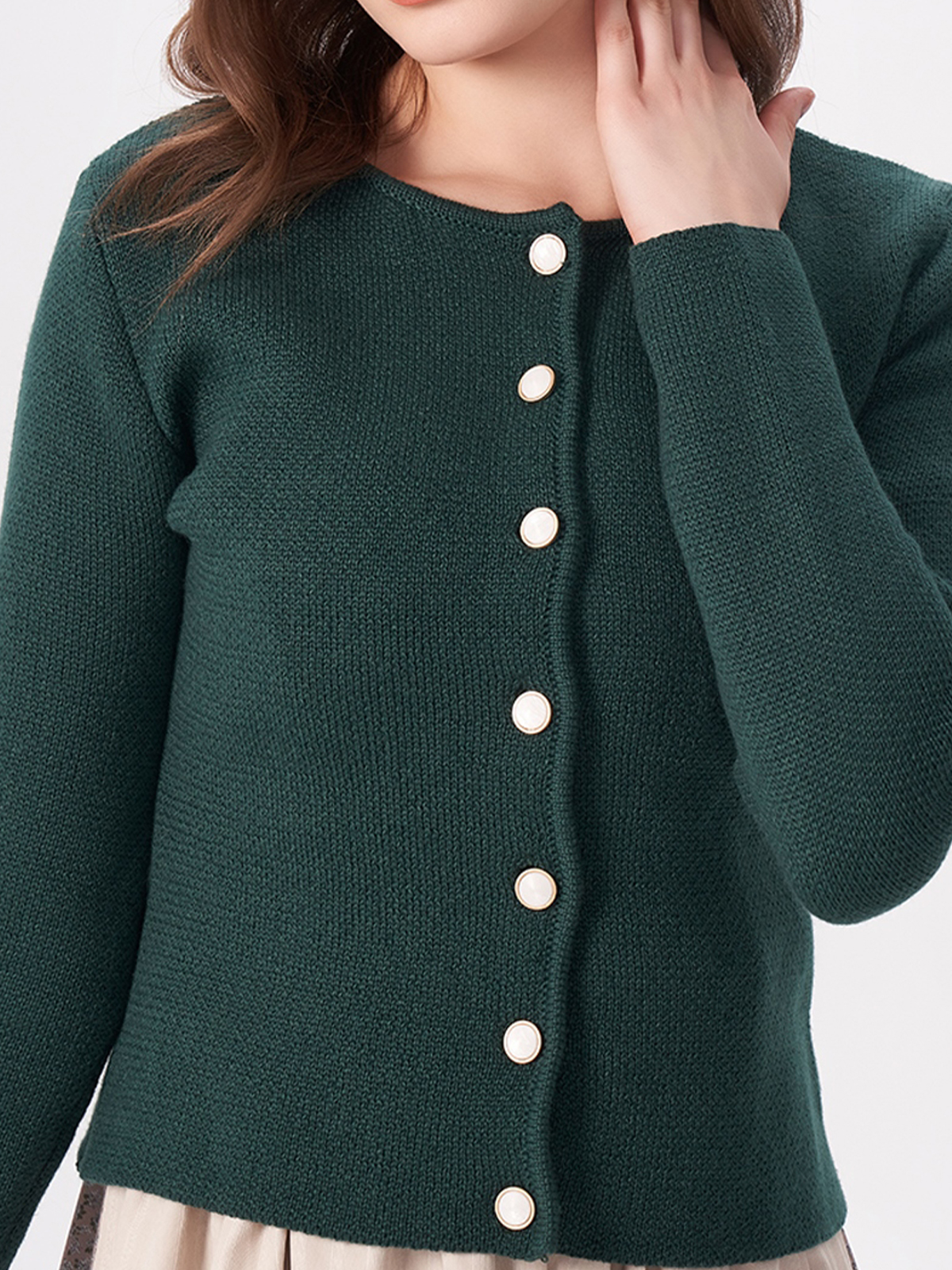 Dirndlbluse Langarm Schwarz in einem stilvollen Outfit