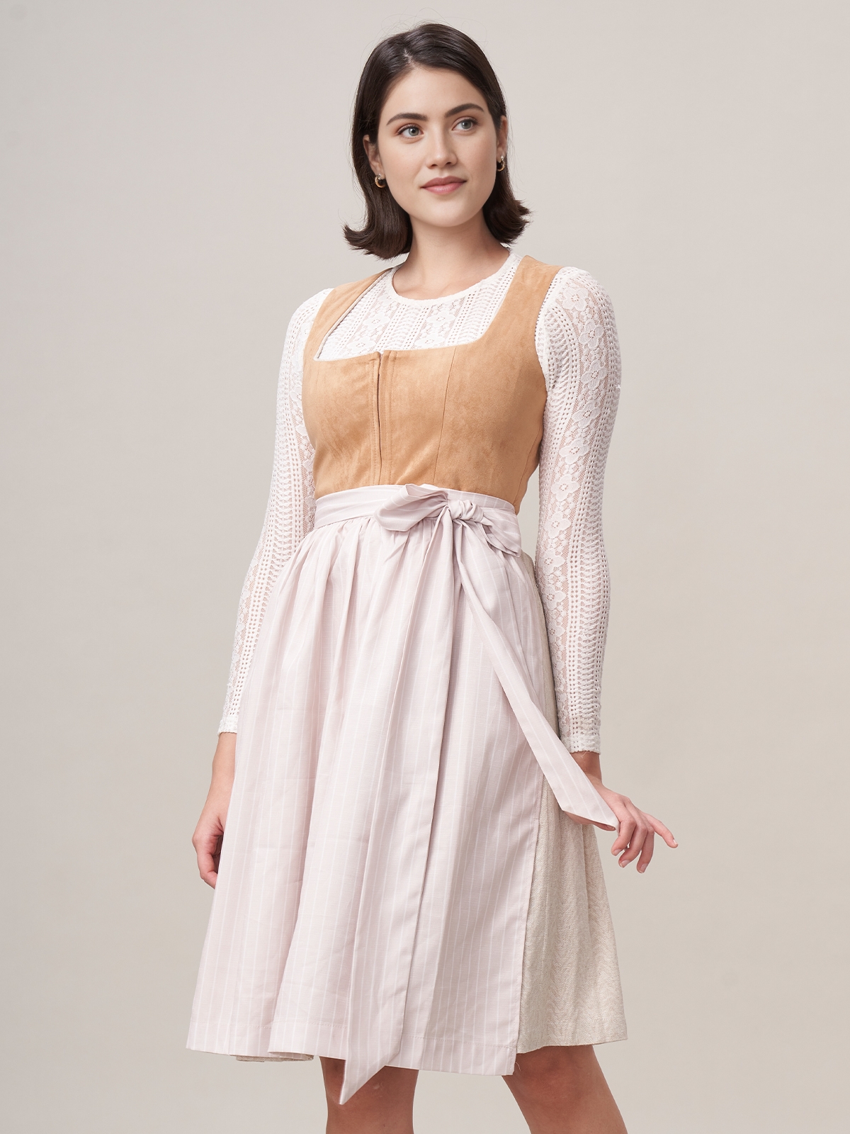 Dirndl Blau Beige – Eleganz trifft Tradition