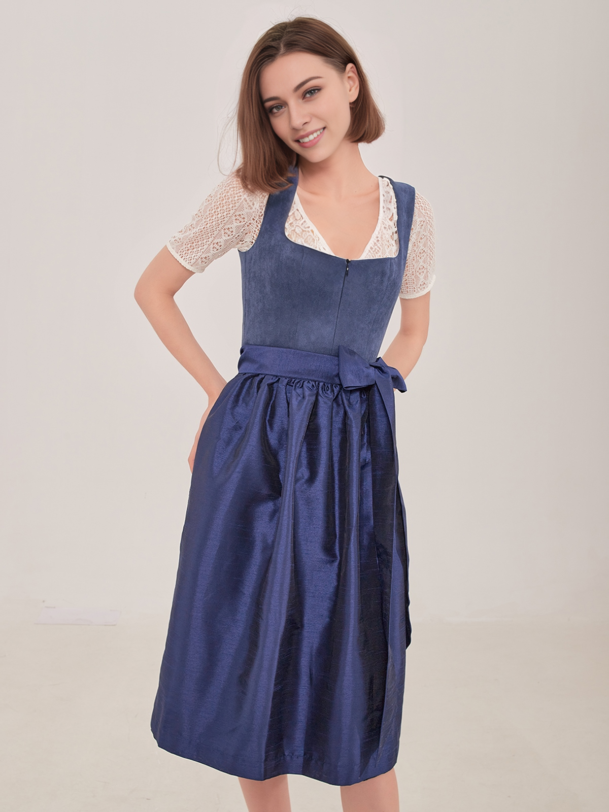 Dirndl in Blau – Inspirationsquelle für schwarze Varianten