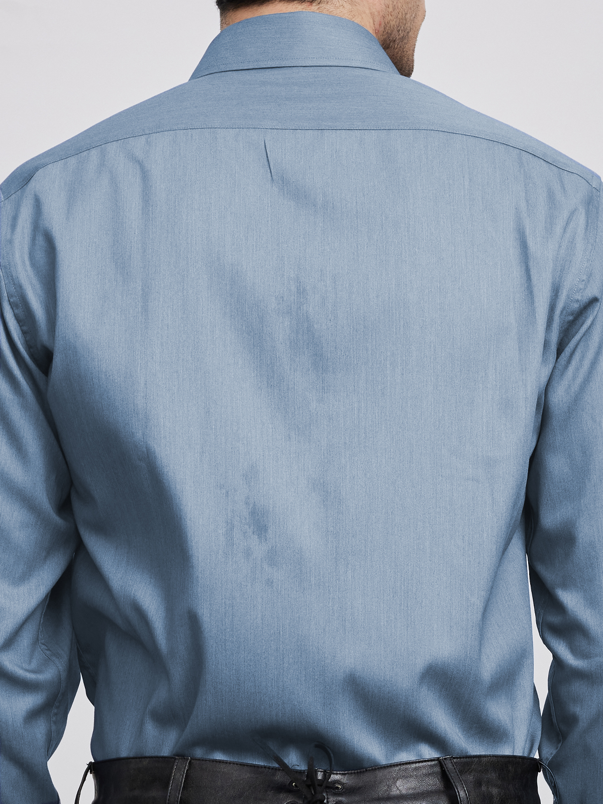 Dirndl in Blau mit perfekter Passform